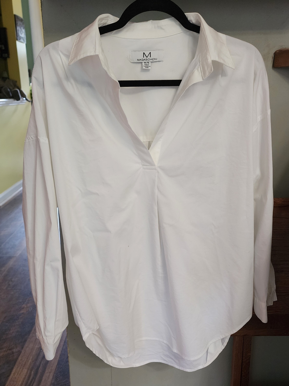 Magaschoni White Long-Sleeve V-Neck Pullover‎ Crisp White Shirt